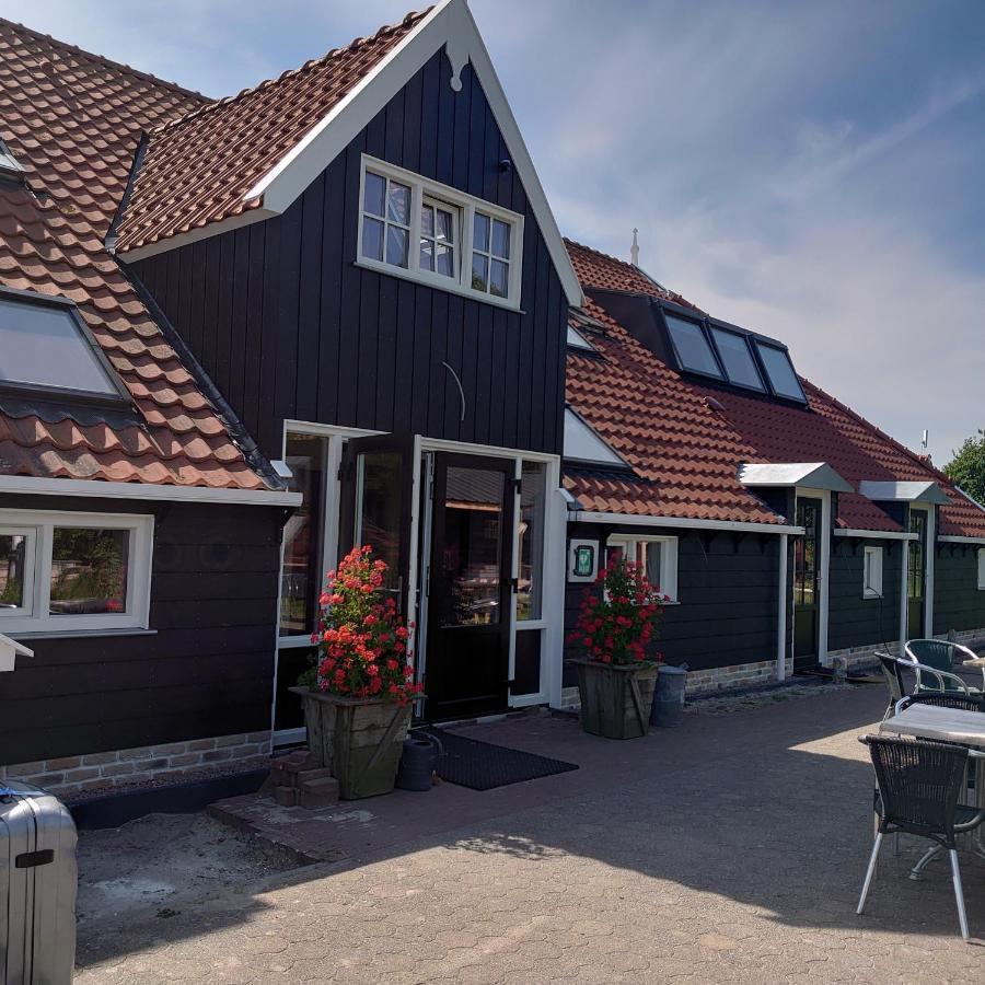De Cyprian Bed & Breakfast Kaard Kültér fotó