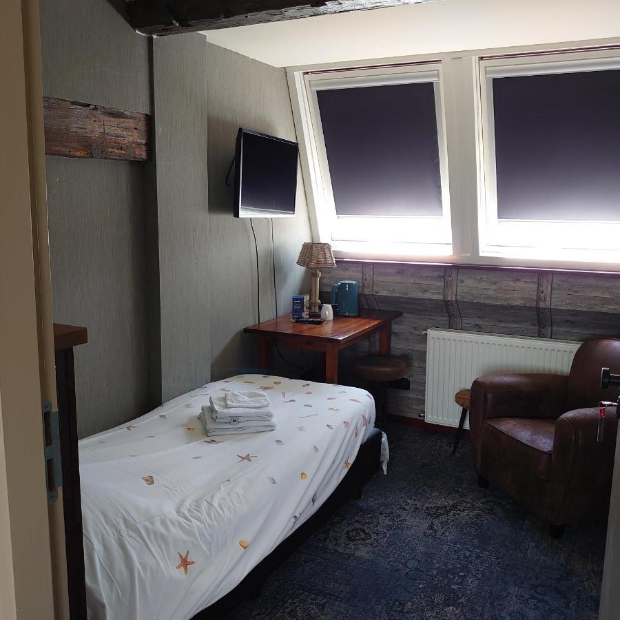De Cyprian Bed & Breakfast Kaard Kültér fotó