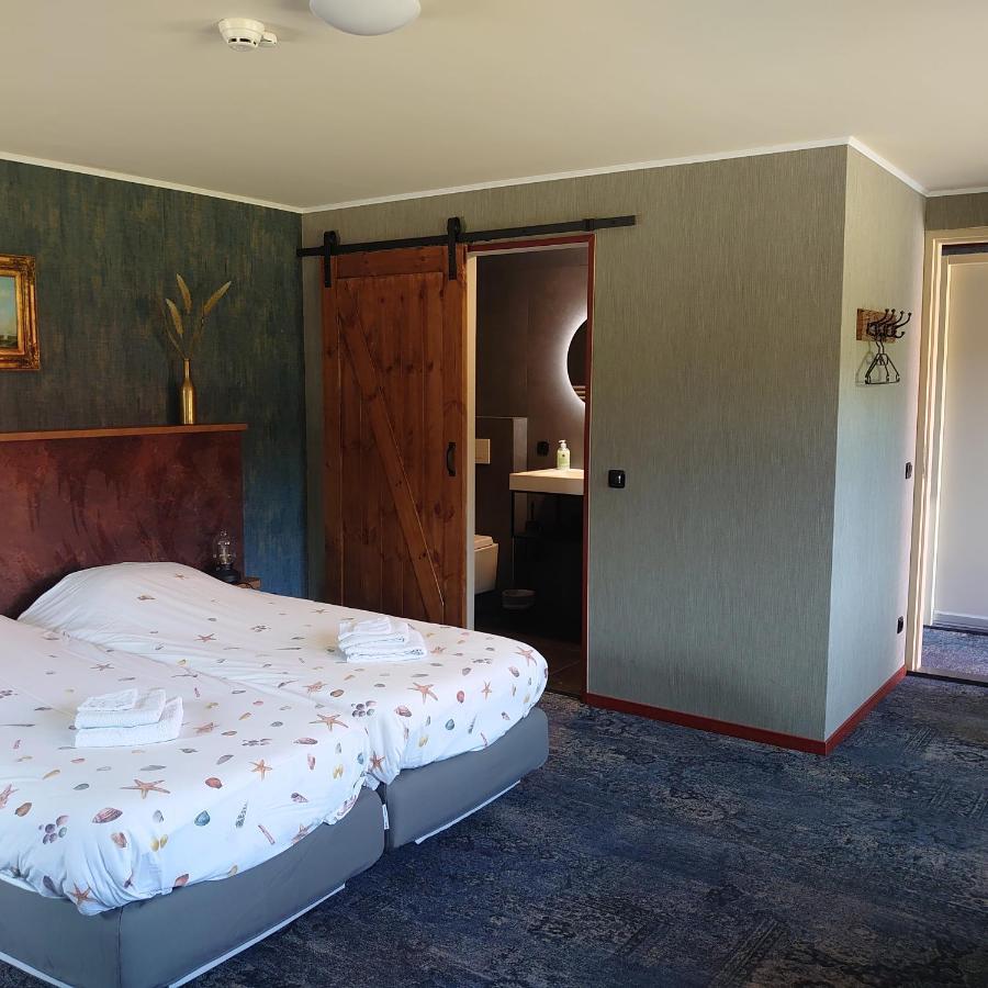 De Cyprian Bed & Breakfast Kaard Kültér fotó